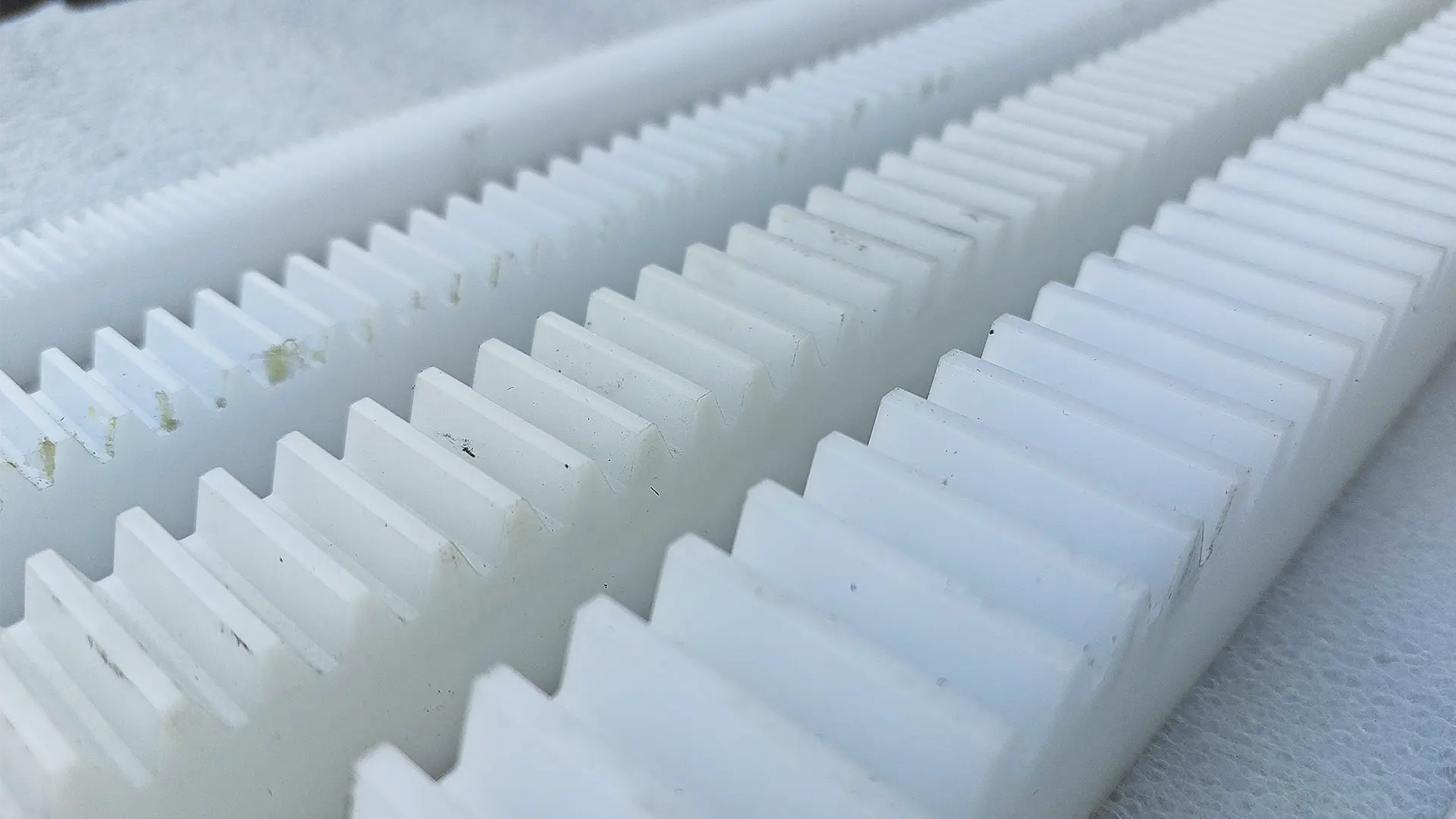 Cremagliere in materiali plastici